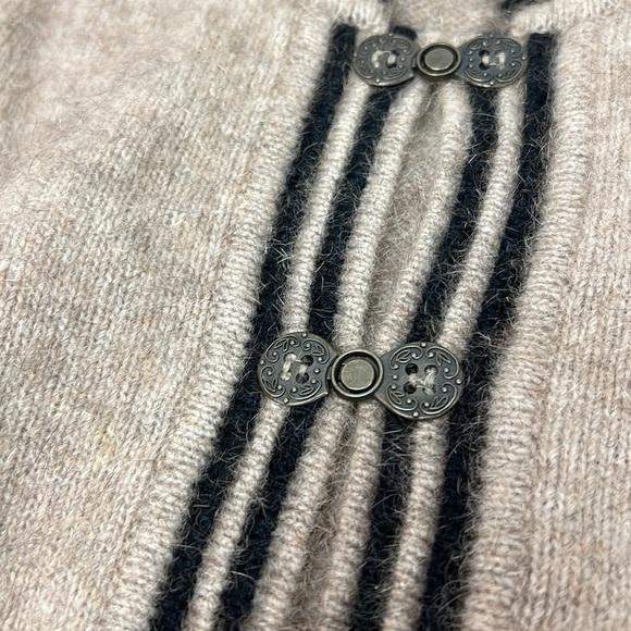 Lothlorian New Zealand 🇳🇿Wool and Possum Hook Closure Cardigan Size Small - Picture 6 of 11